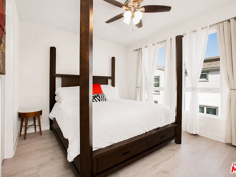 2700 E Chaucer St #30 — Photo 11