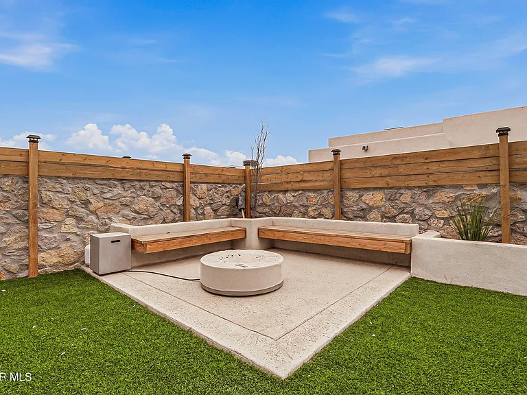 253 Emerald Sun Dr — Photo 35