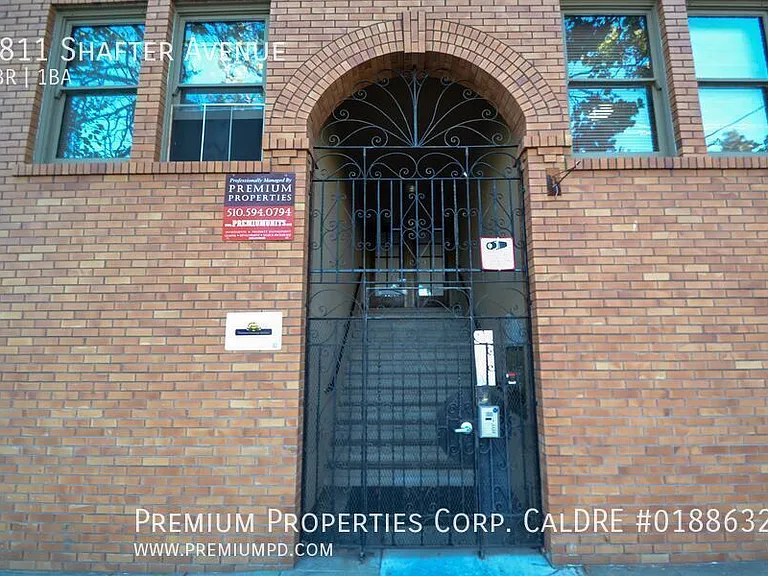 3811 Shafter Ave — Photo 18