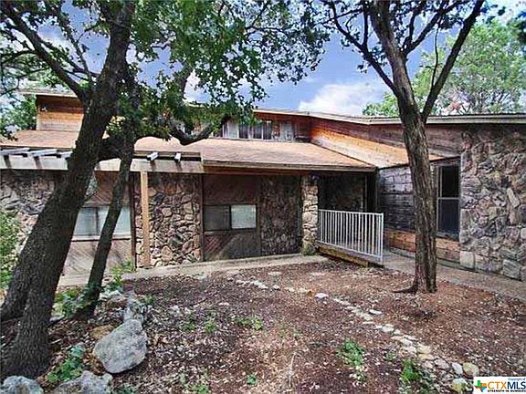 3rd image of 822 Trail Crest Dr