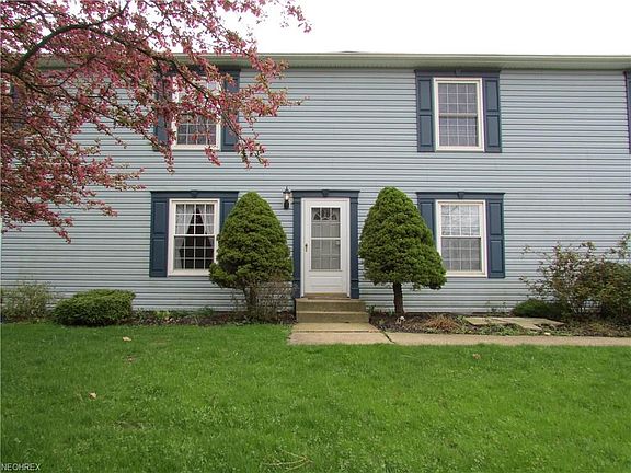 2nd image of 513 Heritage Sq