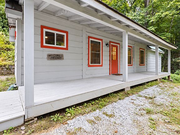 4th image of 242 Reedy Ridge Rd