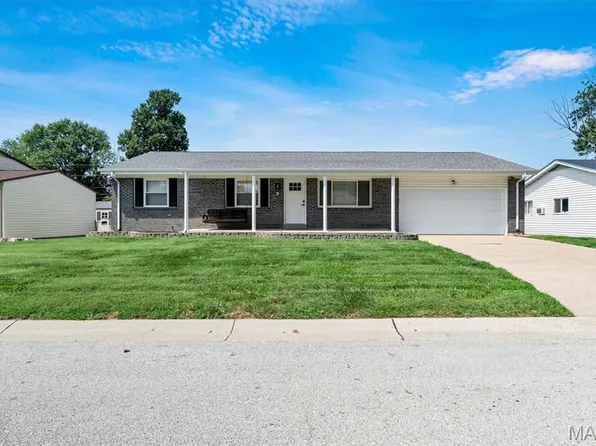 7 Saint Mark Dr, Saint Peters, MO 63376