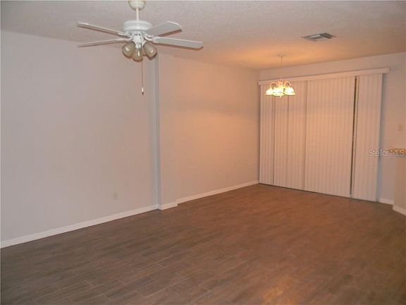 2nd image of 2122 Golden Oak Ln