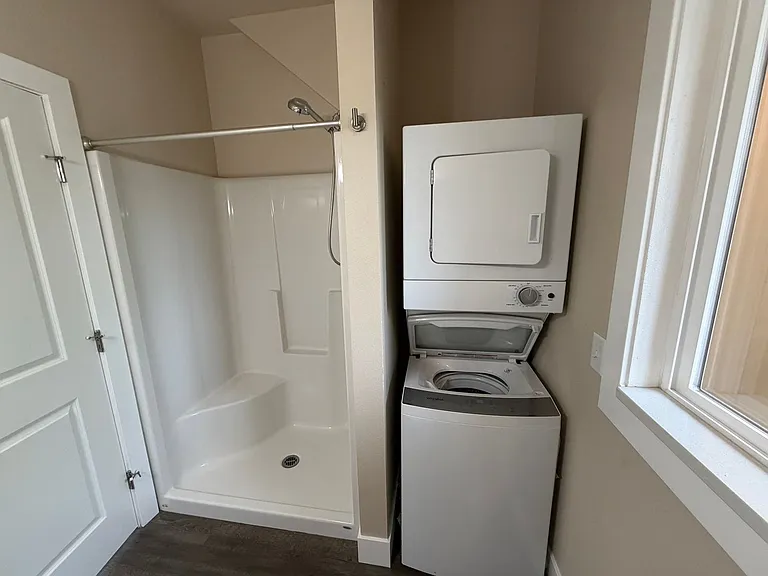 804 E Connecticut St — Photo 8