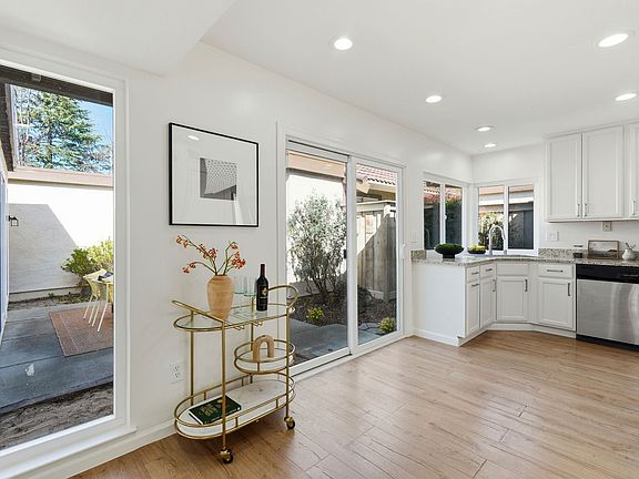 4th image of 5893 Manorwood Ct