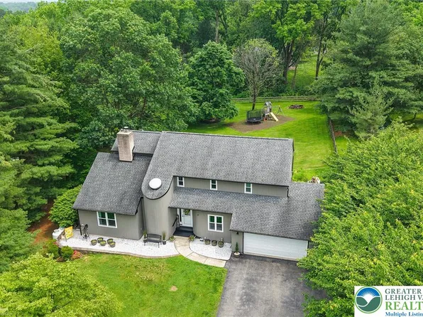 1925 Peach Tree Ln, Bethlehem, PA 18015