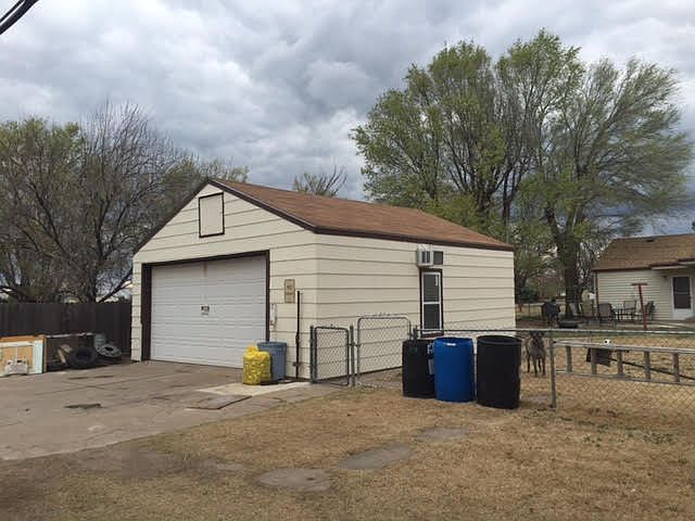 2nd image of 1025 W 8th St