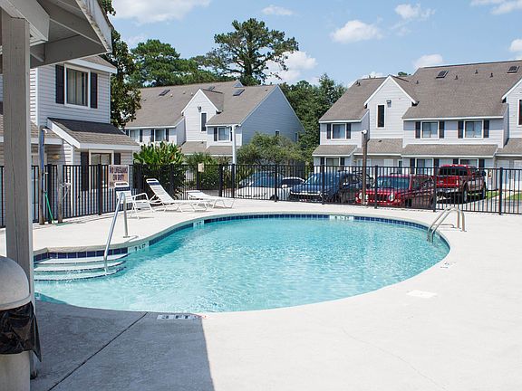 3rd image of 455 Fairway Village Dr. UNIT P-1