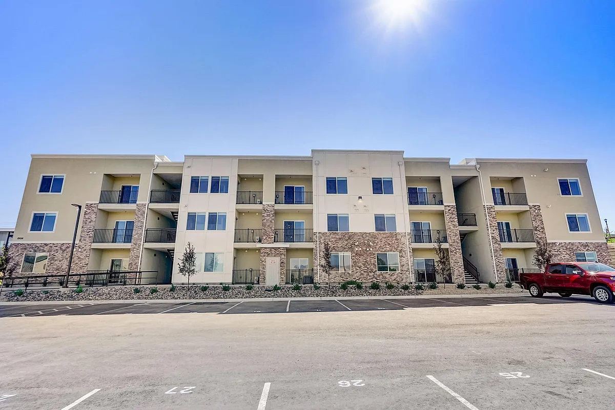 Building Photo - South Ridge Apartments