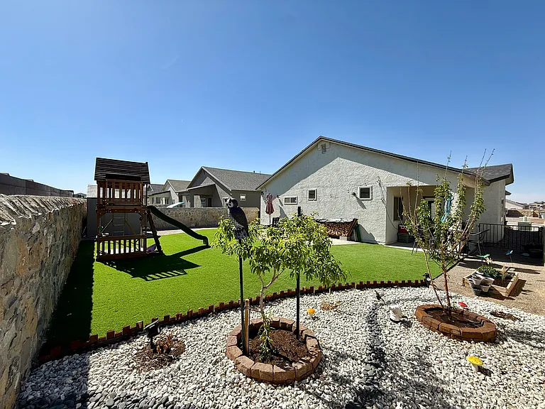 14760 Mike A Mendoza Ave — Photo 19