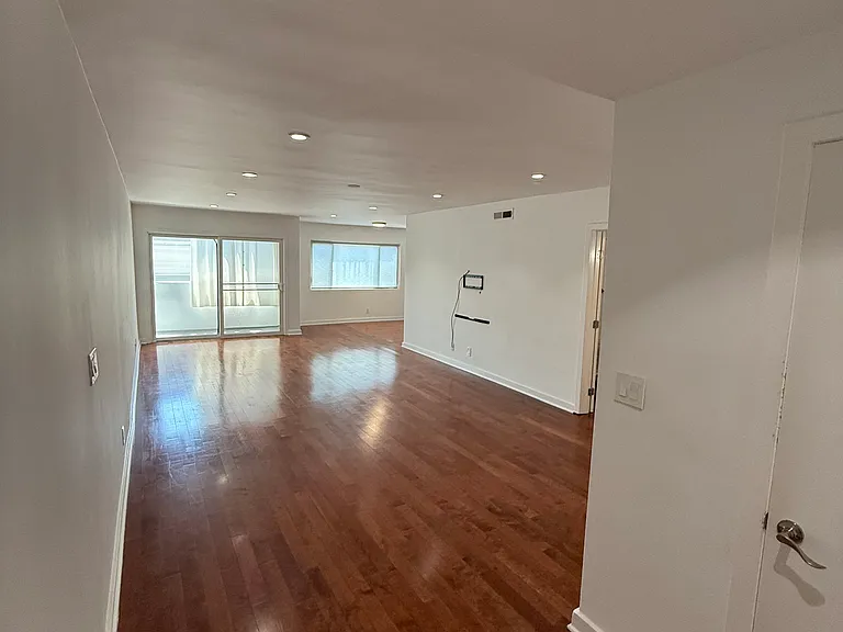811 S Bedford St #204 — Photo 3