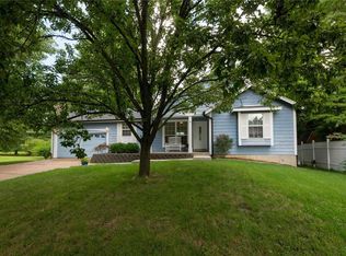 2967 Willow Creek Estates Dr, Florissant, MO 63031