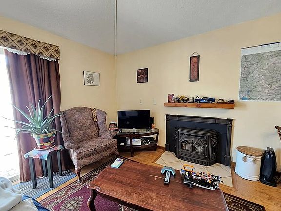 3rd image of 1010 S Saint Vrain Ave Unit C3