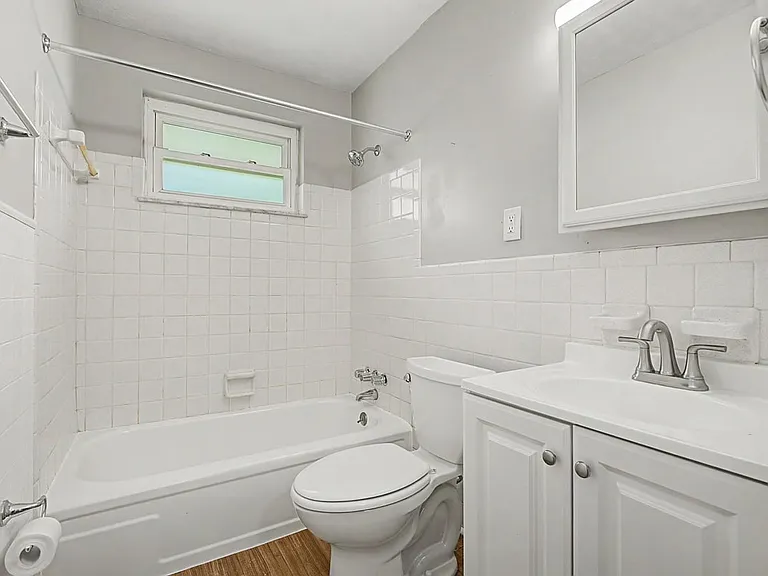 12116 Wincanton Dr — Photo 21