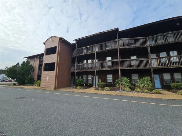 8530 Tidewater Dr APT 301, Norfolk, VA 23503