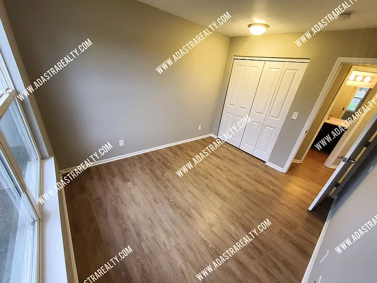 121 Ames St — Photo 27