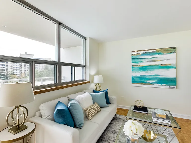 625 Roselawn Ave — Photo 42
