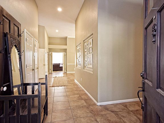 4th image of 1002 Cashew Ln