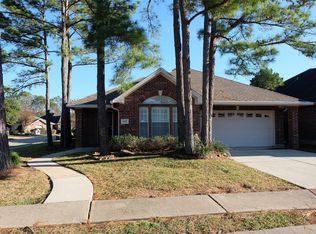 405 Pine Creek Dr, Friendswood, TX 77546