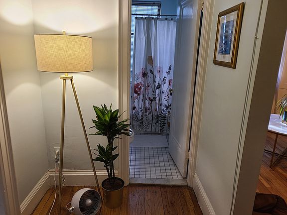 5th image of 145 Englewood Ave APT 3