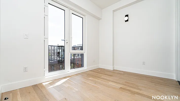 Bedroom, photo 8