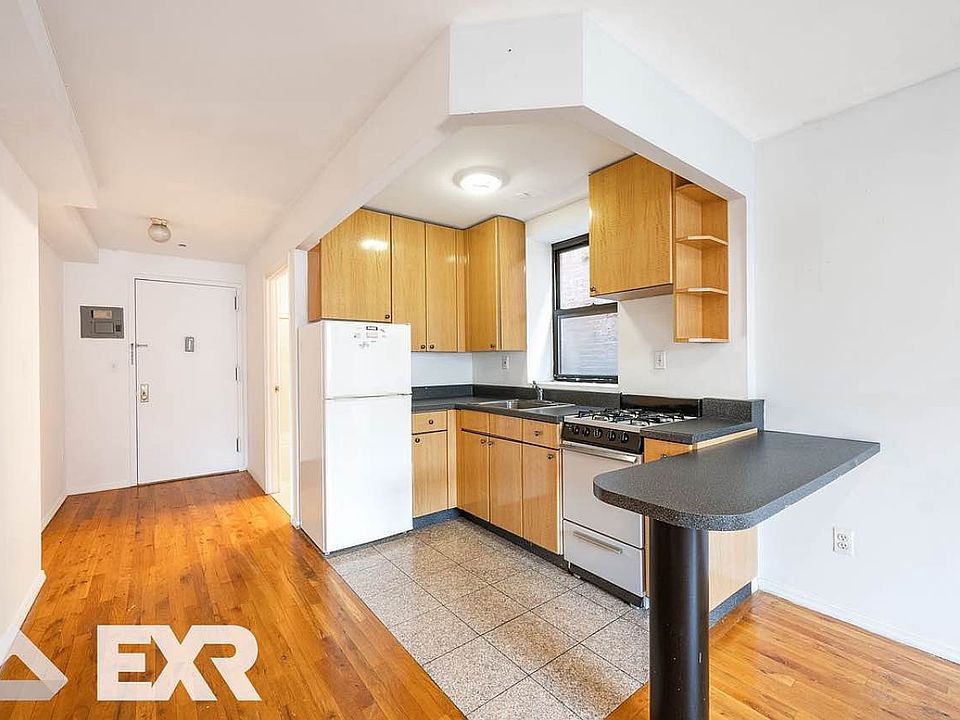 1st image of 530 W 47th St APT 4D