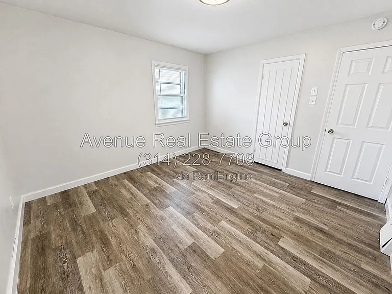 830 Loekes Dr — Photo 9