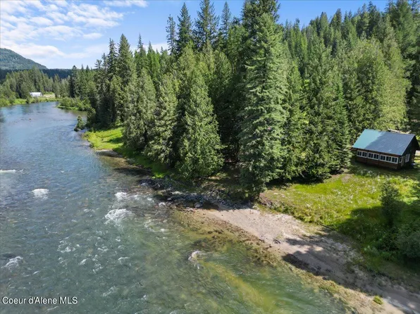 146 Walker Ln, Priest River, ID 83856