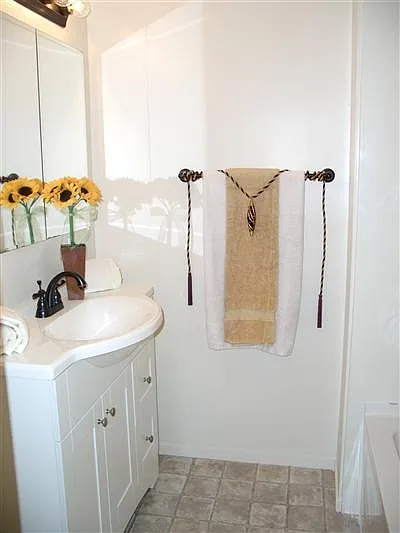 3 bed, 1595 sqft, $2,250 — Photo 4