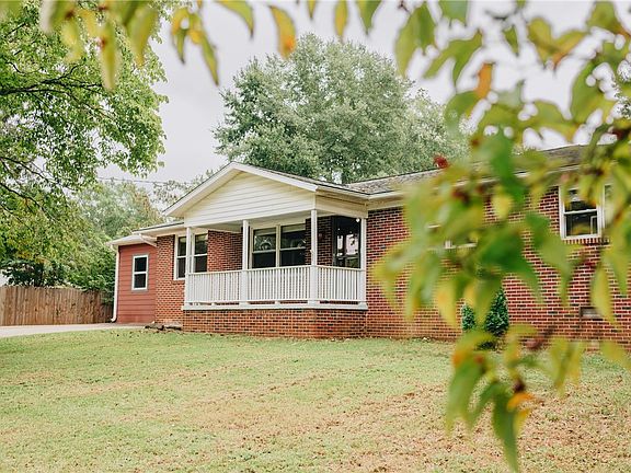2nd image of 106 Brookwood Dr
