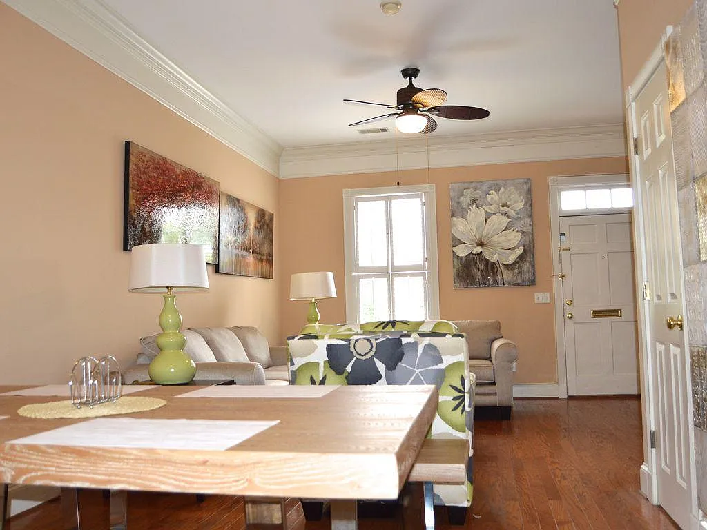 2 bed, 2.5 bath, 1500 sqft, $3,700 — Photo 3