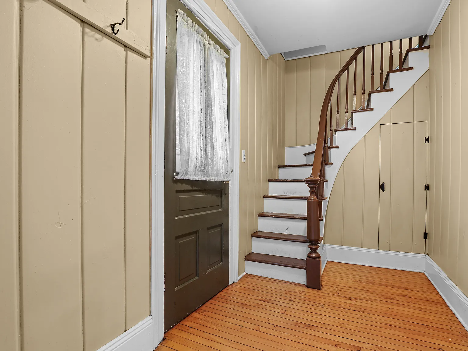 22526 Garrison St — Photo 3