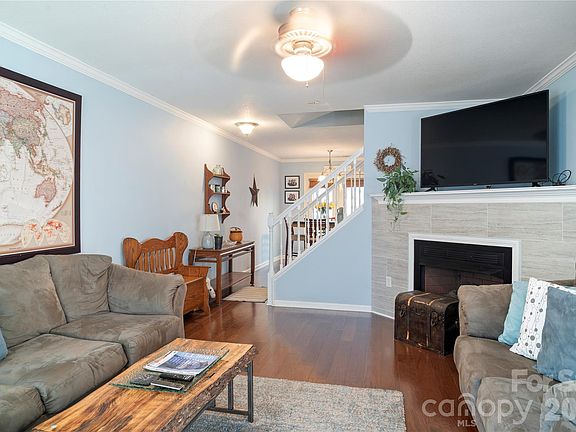 5th image of 309 Wiltshire Cir