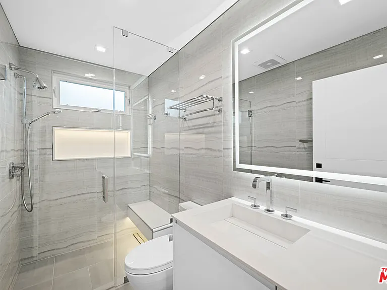 1211 S Sherbourne Dr #2 — Photo 10