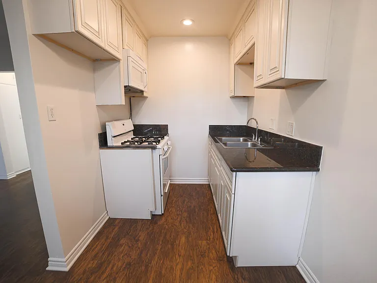 Rives Manor Downey — Photo 19
