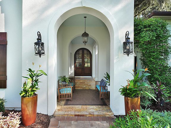 2nd image of 1930 Tara Ct