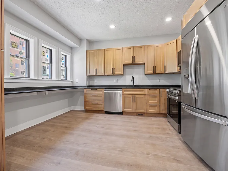 226 Mack Ave #10 — Photo 29