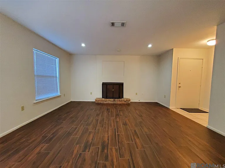5151 Everett Ln — Photo 16