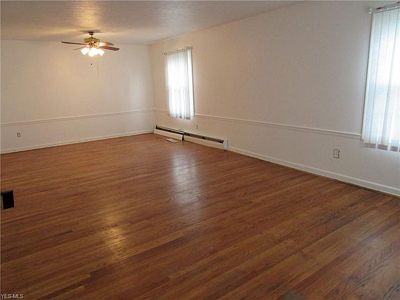 4th image of 28663 Windsor Dr