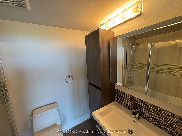 20 Speers Rd #1105 — Photo 42