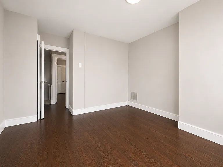 614 N Streeper St — Photo 8