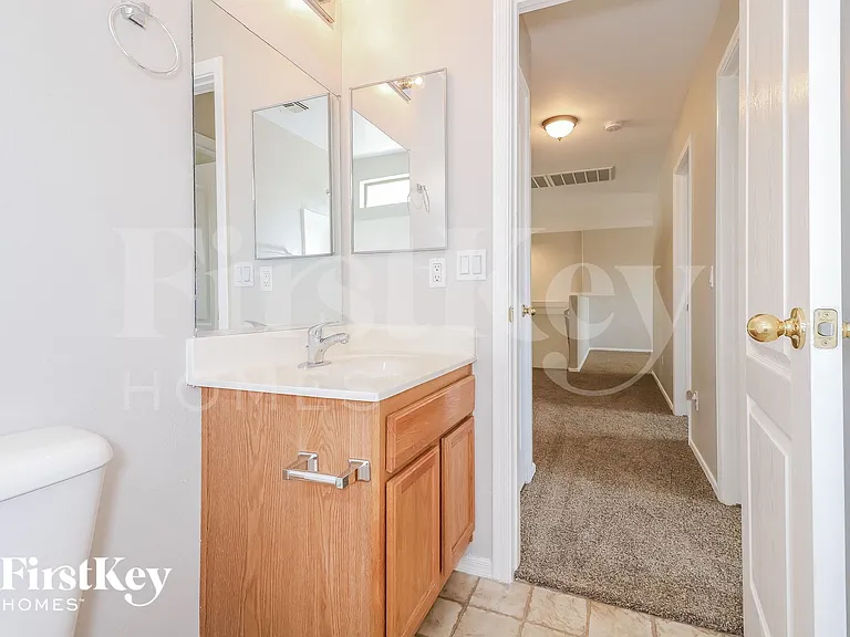 3256 W Huntington Dr — Photo 13