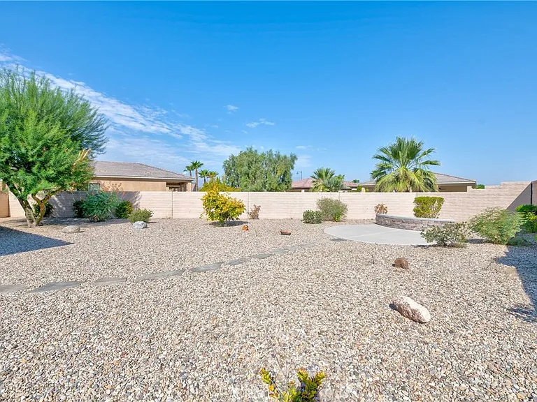 81482 Avenida Viesca — Photo 33
