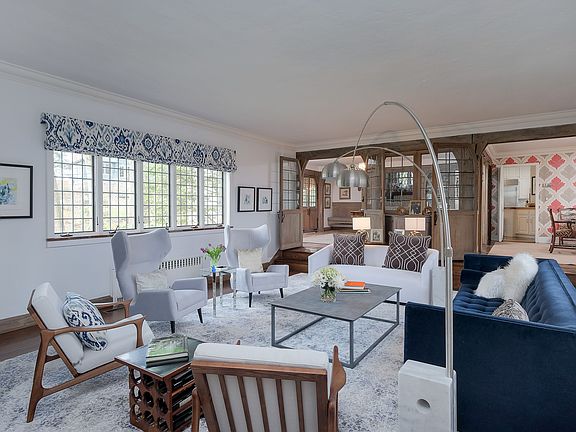 living room to entrance hall.jpg