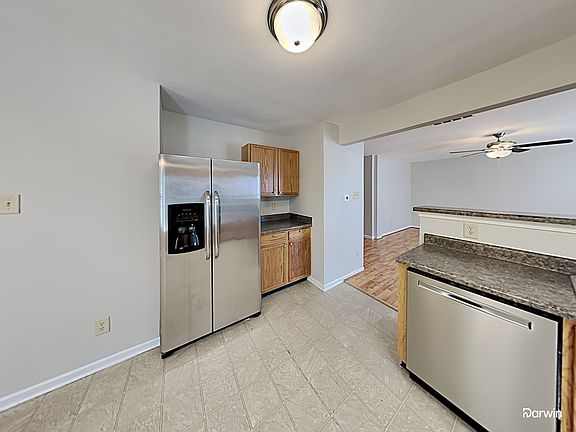3rd image of 4166 Lakewood Glen Dr