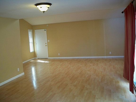 5th image of 6717 Hillglen Way
