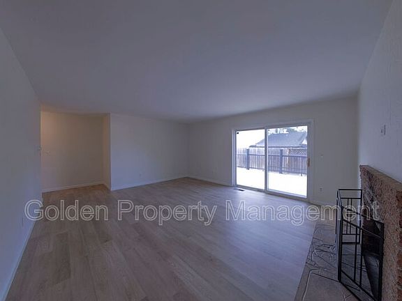 5th image of 7515 Crary St