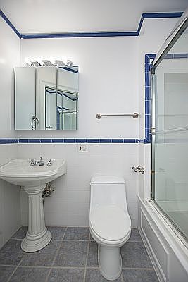 2nd image of 1643 2nd Ave APT 4A