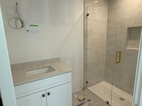 5th image of 1206 W Lemon St Unit 5